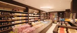 Innenansicht des neuen Lindt Stores in Rostock während der Videoproduktion zur Store-Eröffnung – Eventvideo gedreht von Videograf André König von yourfilms.